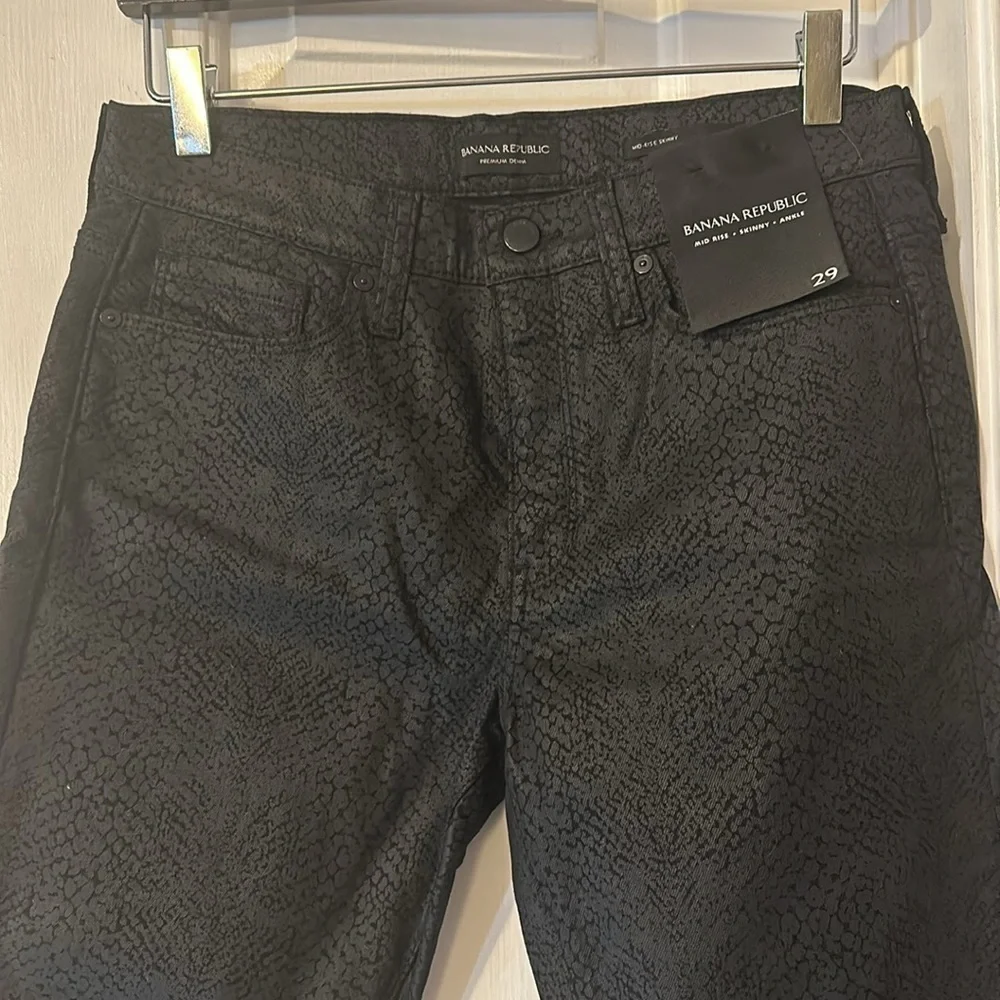 NWT Women’s Banana Republic Black Snakeskin Print Mid Rise Skinny Ankle Jeans